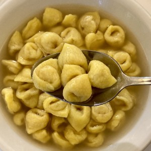 Tortellini in brodo
